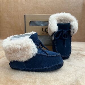 UGG Kids' Moccasins in Navy and Cream
